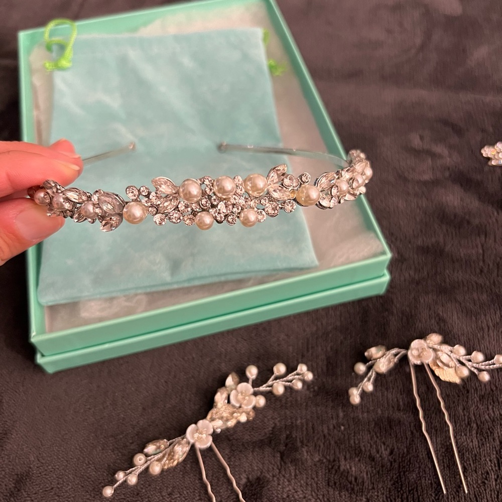 Bridal accessories. Sparkly hair accessories a BRIDE wristlet